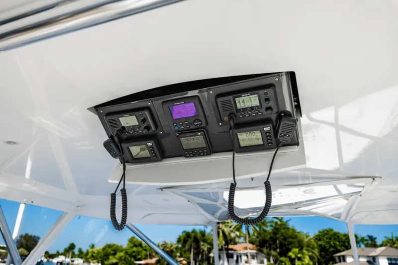 Slide: The Image of Hatteras GT63 2015 - 69