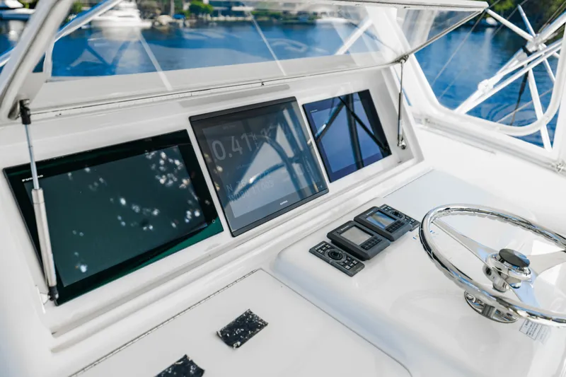 Slide: The Image of Hatteras GT63 2015 - 74
