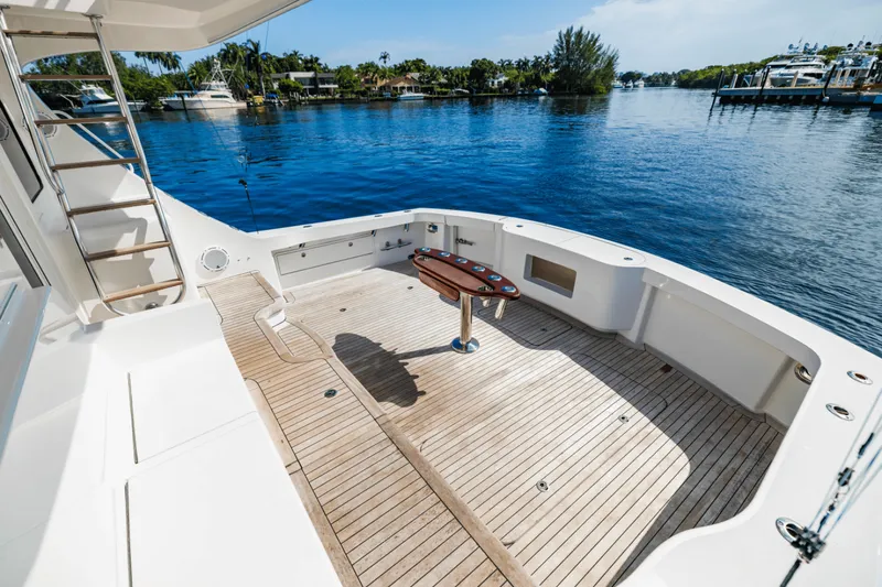 Slide: The Image of Hatteras GT63 2015 - 8
