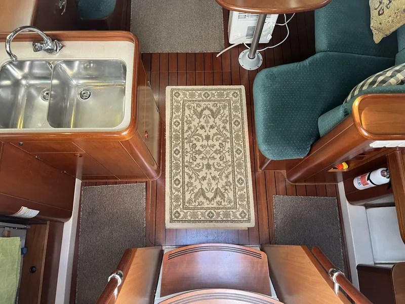 Slide: The Image of Beneteau Oceanis 381 2001 - 16