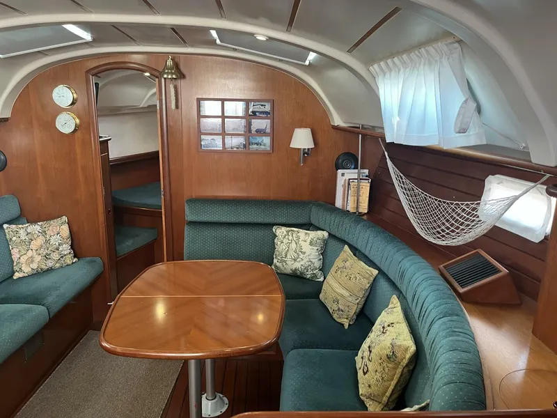 Slide: The Image of Beneteau Oceanis 381 2001 - 19