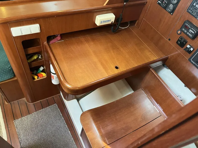 Slide: The Image of Beneteau Oceanis 381 2001 - 24
