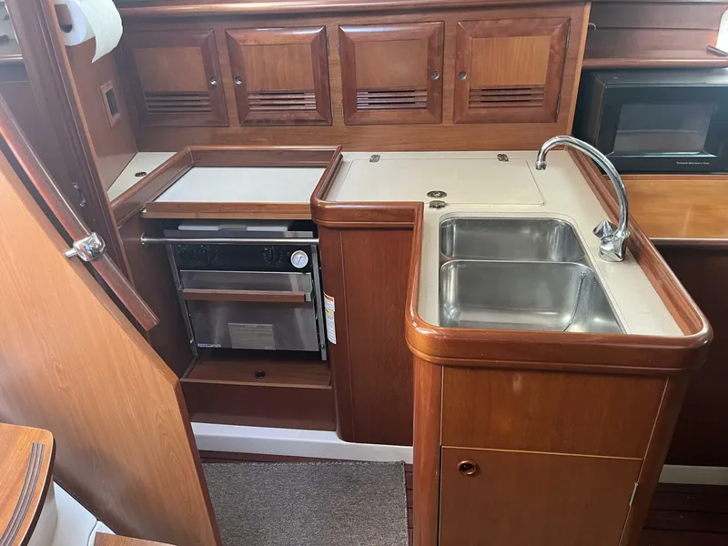 Slide: The Image of Beneteau Oceanis 381 2001 - 25