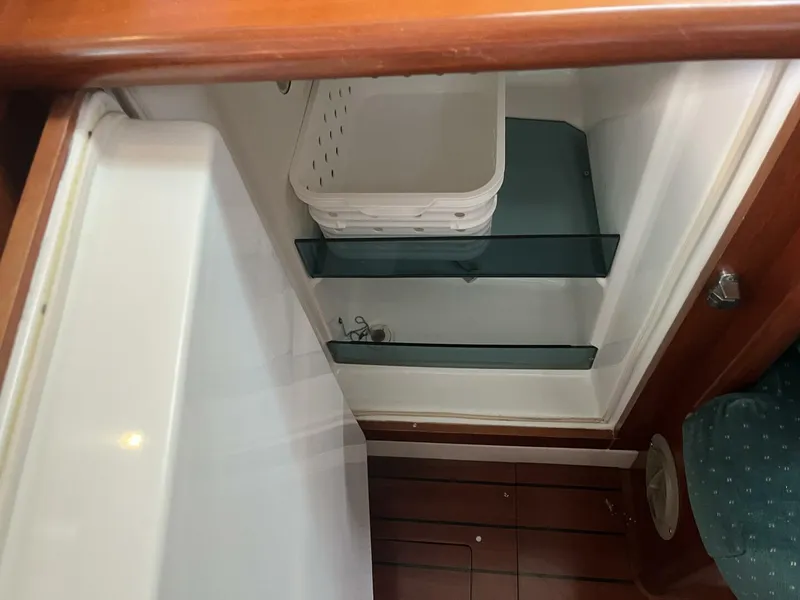 Slide: The Image of Beneteau Oceanis 381 2001 - 33