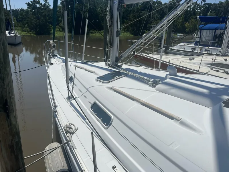 Slide: The Image of Beneteau Oceanis 381 2001 - 4