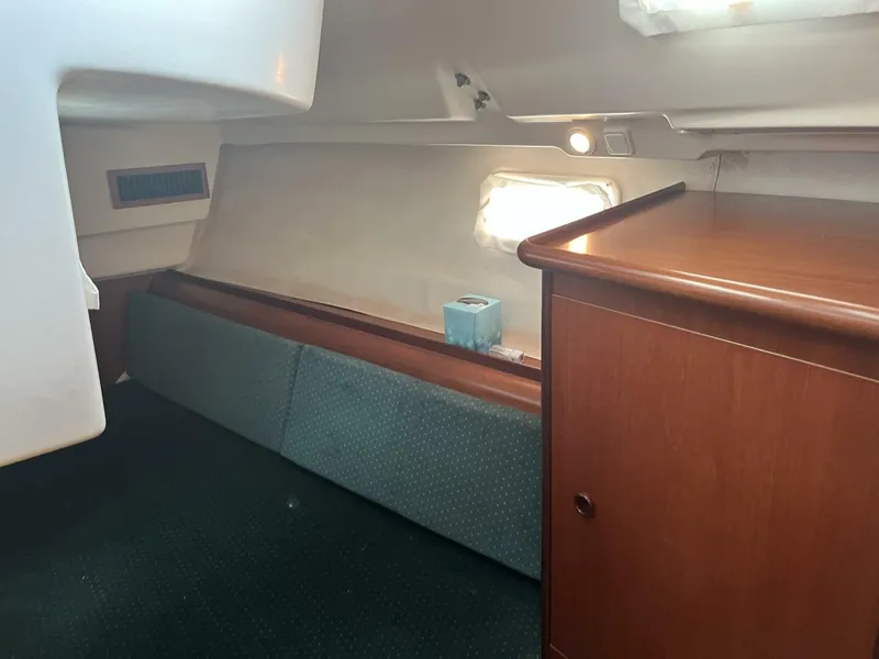 Slide: The Image of Beneteau Oceanis 381 2001 - 49