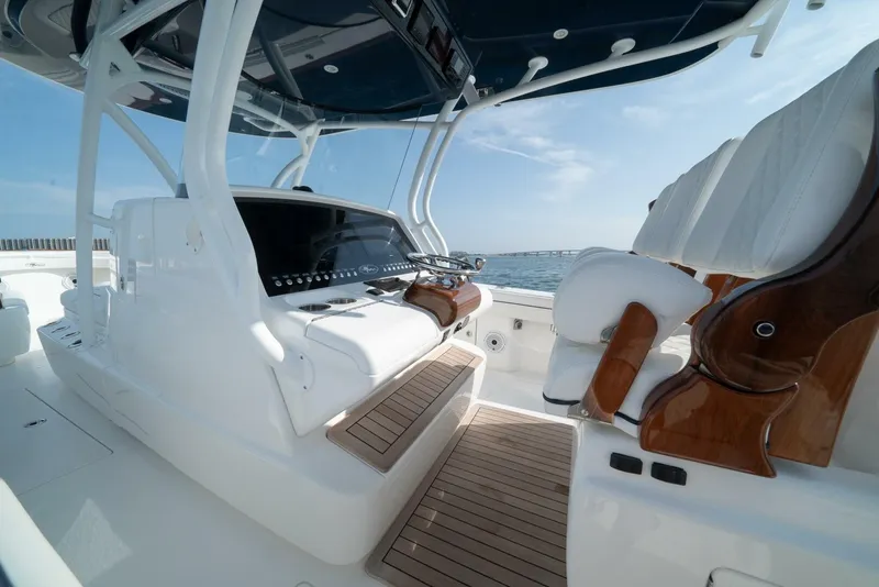 Slide: The Image of Valhalla Boatworks V-37 2022 - 6