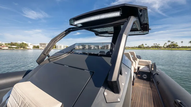 Slide: The Image of Skipper darkgrey/macadima 2025 - 30
