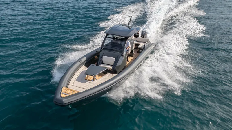 Slide: The Image of Skipper darkgrey/macadima 2025 - 8