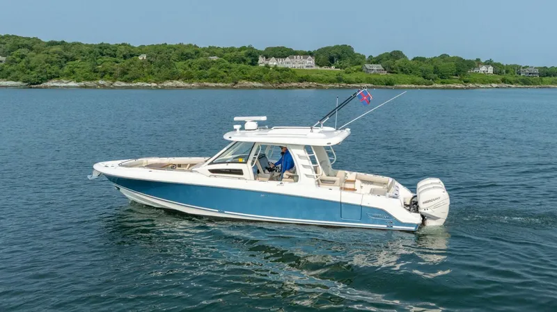 Slide: The Image of Boston Whaler 350 EX Realm 2019 - 40