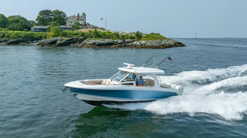 Slide: The Image of Boston Whaler 350 EX Realm 2019 - 45