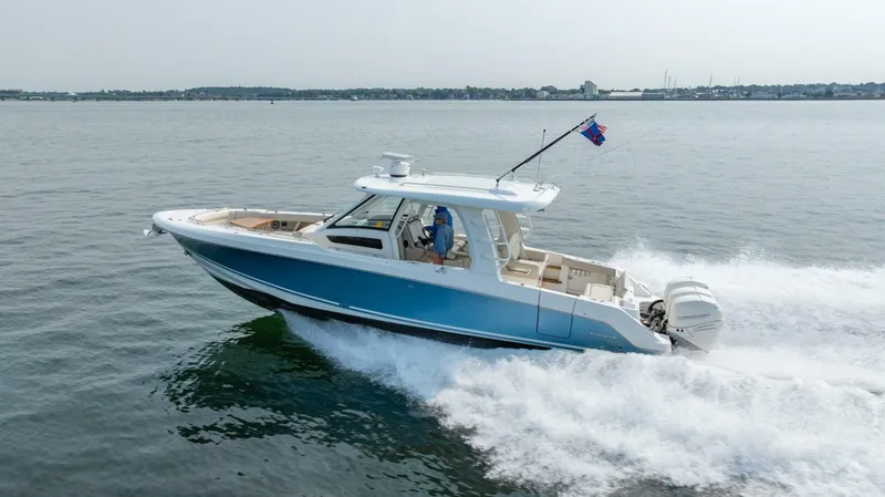 Slide: The Image of Boston Whaler 350 EX Realm 2019 - 46