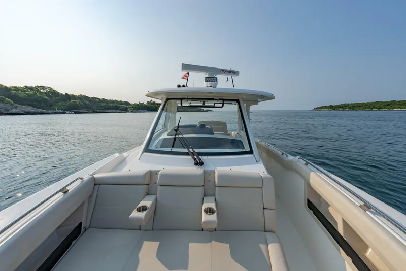Slide: The Image of Boston Whaler 350 EX Realm 2019 - 5