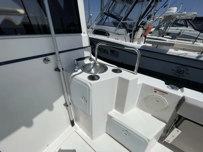Slide: The Image of Cutwater C-28 2019 - 3