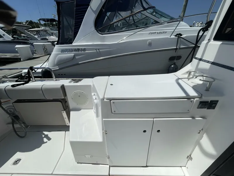 Slide: The Image of Cutwater C-28 2019 - 4