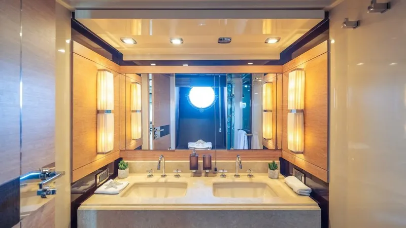 Slide: The Image of Azimut Evolution 2012 - 50