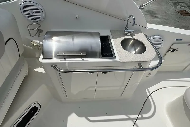 Slide: The Image of Sea Ray 280 Sundancer 2011 - 11