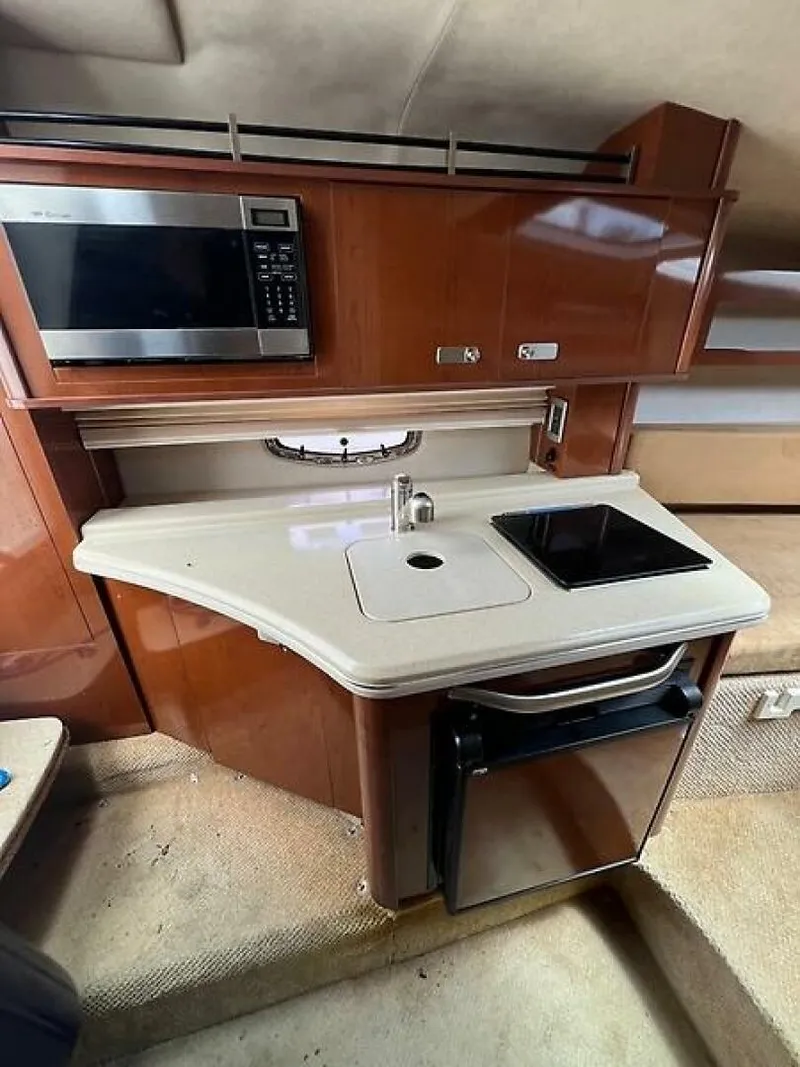 Slide: The Image of Sea Ray 280 Sundancer 2011 - 13