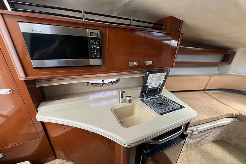 Slide: The Image of Sea Ray 280 Sundancer 2011 - 14