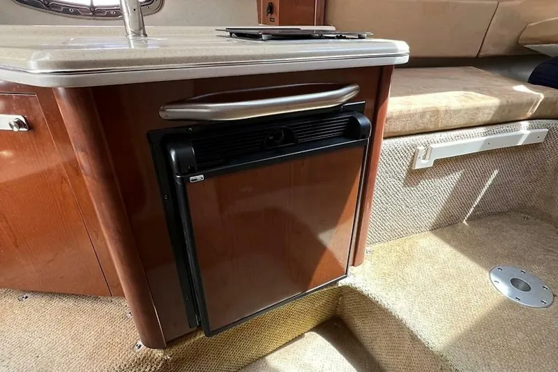 Slide: The Image of Sea Ray 280 Sundancer 2011 - 16