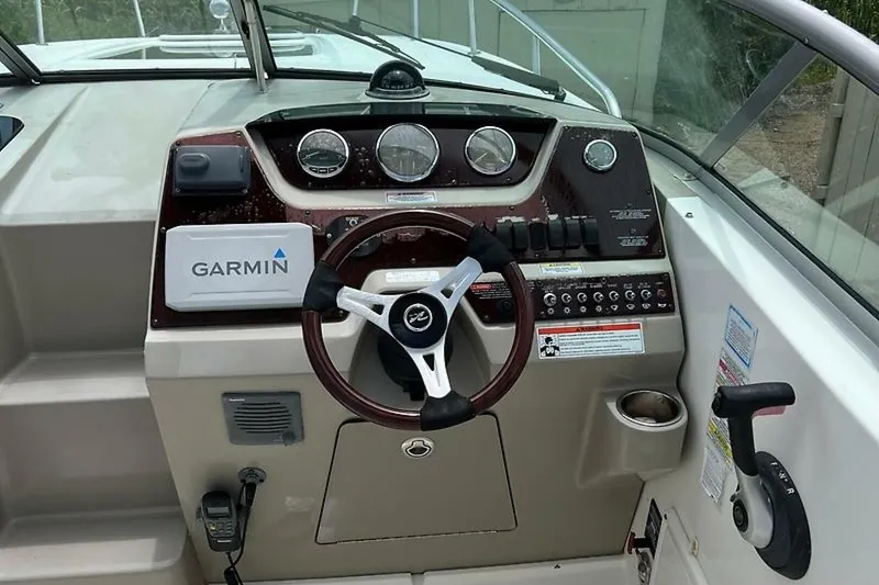 Slide: The Image of Sea Ray 280 Sundancer 2011 - 7