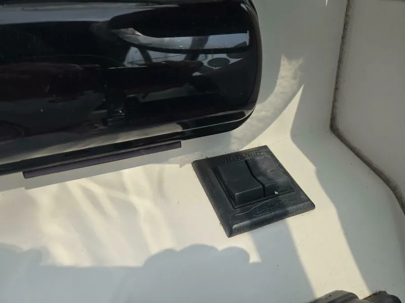 Slide: The Image of Wellcraft 230 Coastal 2000 - 16
