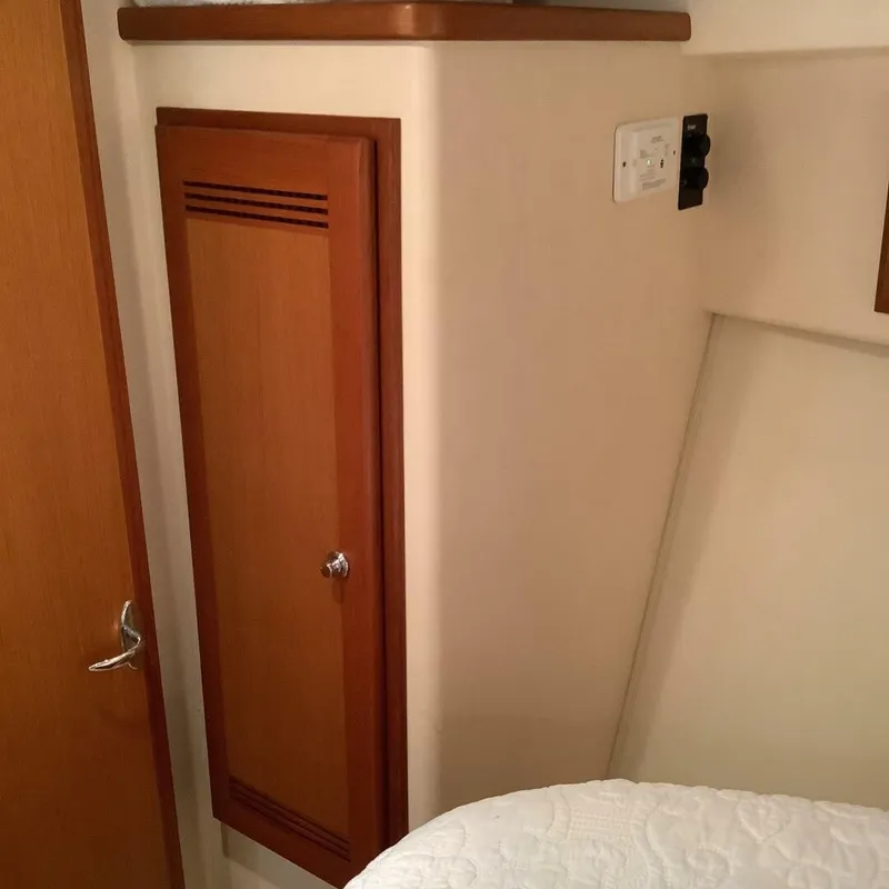 Slide: The Image of Cabo 35 Flybridge Sportfish 2006 - 30