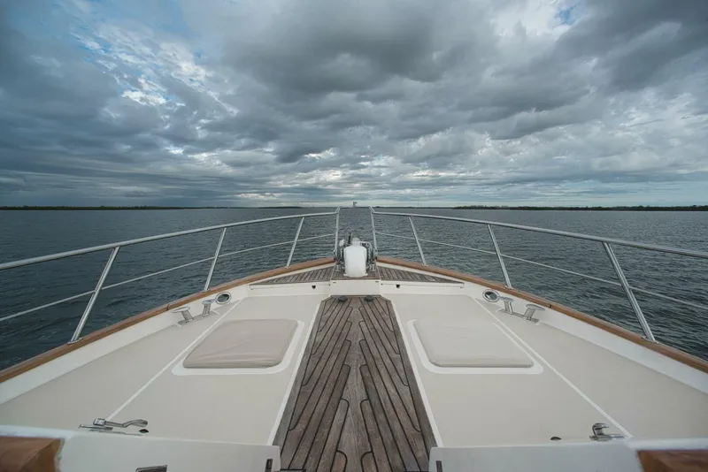 Slide: The Image of Marlow Explorer 57E 2009 - 5