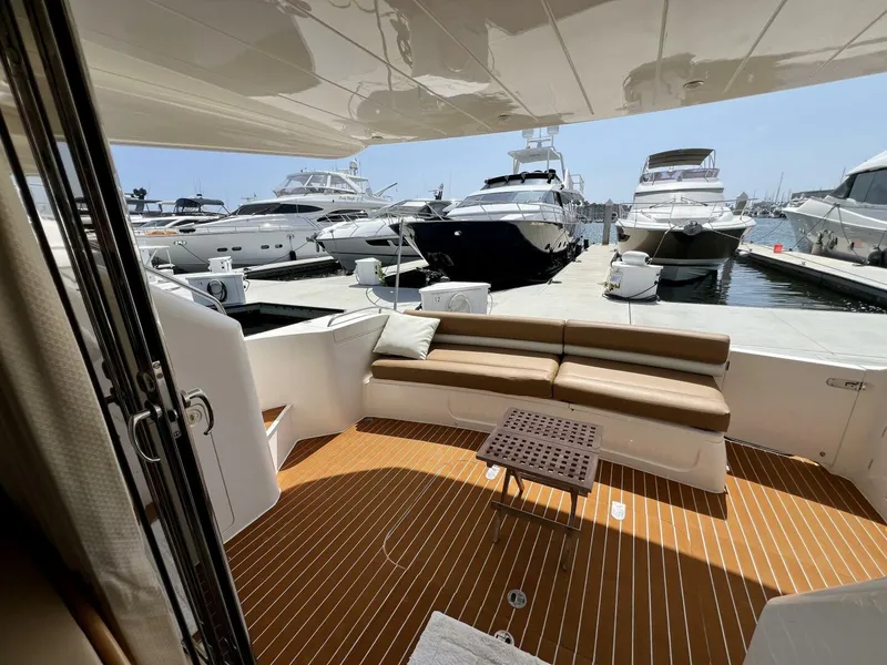 Slide: The Image of Viking 52 Flybridge 2000 - 16