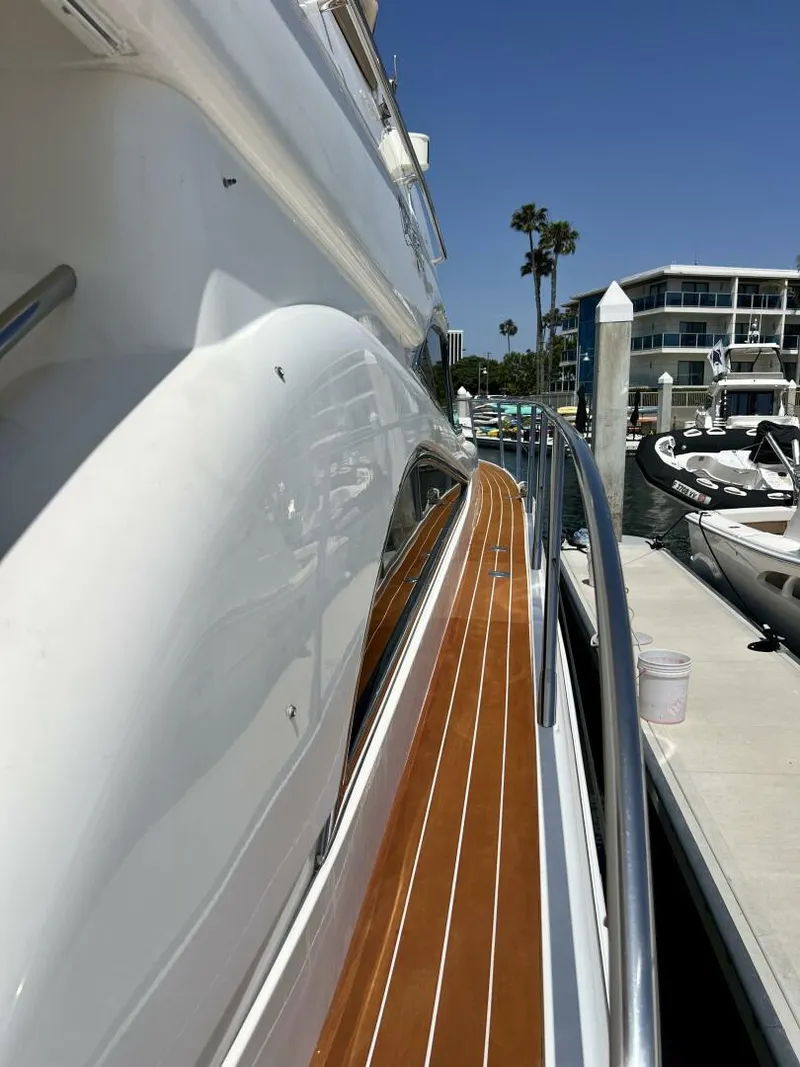 Slide: The Image of Viking 52 Flybridge 2000 - 19