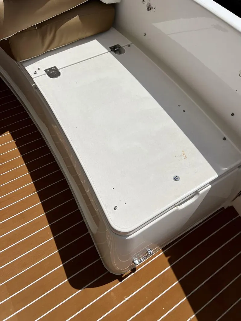 Slide: The Image of Viking 52 Flybridge 2000 - 26