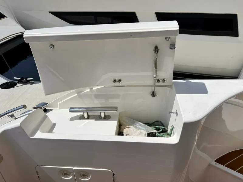 Slide: The Image of Viking 52 Flybridge 2000 - 33