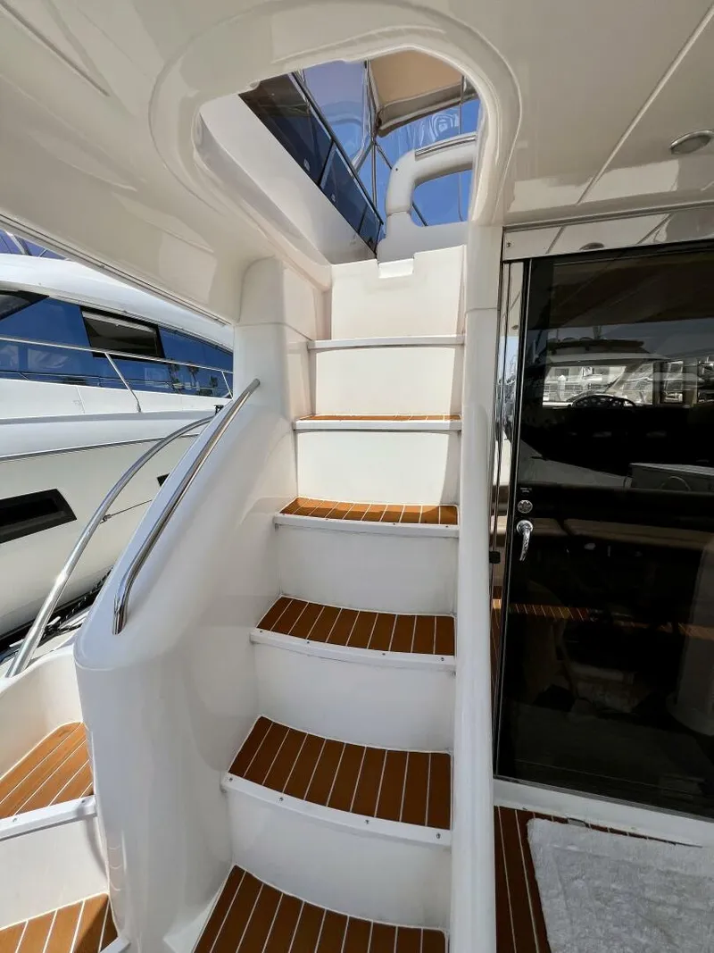 Slide: The Image of Viking 52 Flybridge 2000 - 35