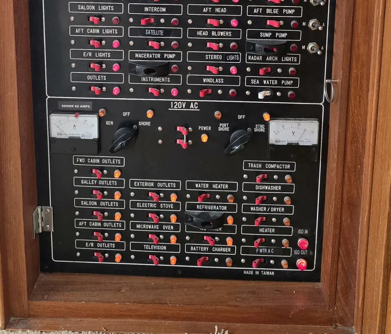 Slide: The Image of Vantare 44 Aft Cabin 1988 - 12