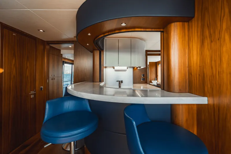 Slide: The Image of Sunseeker 86 2019 - 30