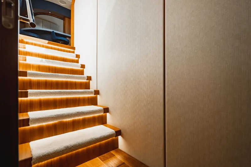 Slide: The Image of Sunseeker 86 2019 - 32
