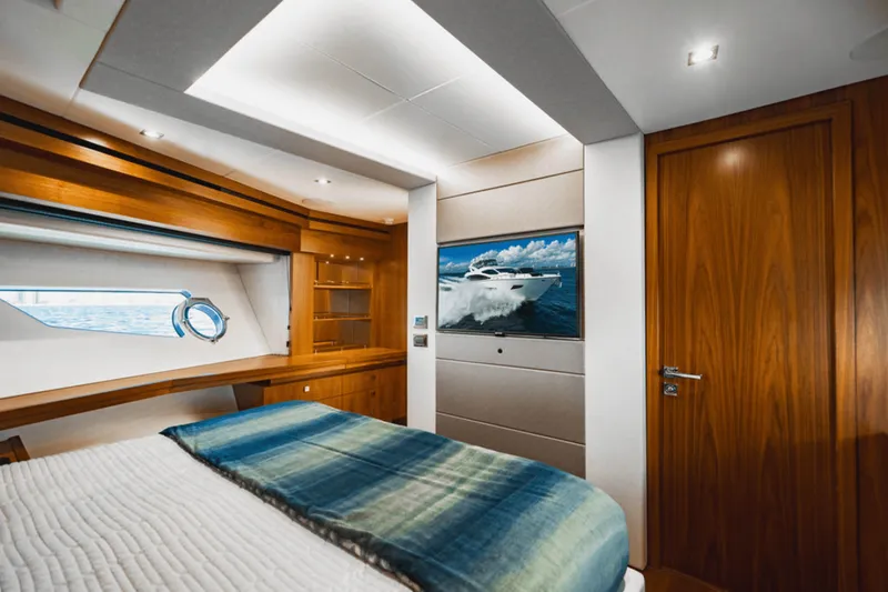 Slide: The Image of Sunseeker 86 2019 - 34