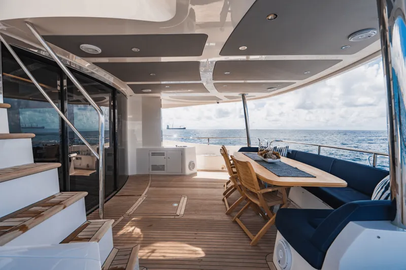 Slide: The Image of Sunseeker 86 2019 - 4