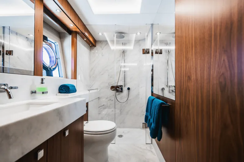 Slide: The Image of Sunseeker 86 2019 - 46