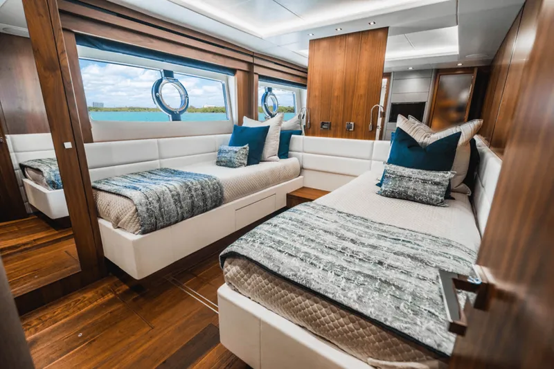 Slide: The Image of Sunseeker 86 2019 - 47