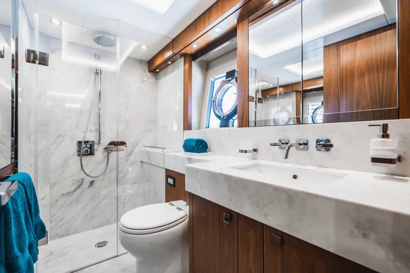 Slide: The Image of Sunseeker 86 2019 - 49