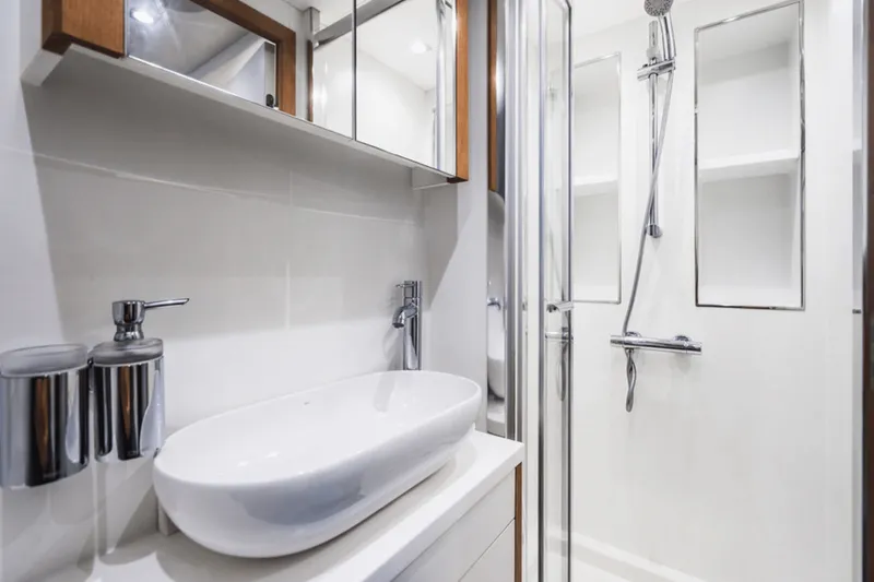 Slide: The Image of Sunseeker 86 2019 - 55