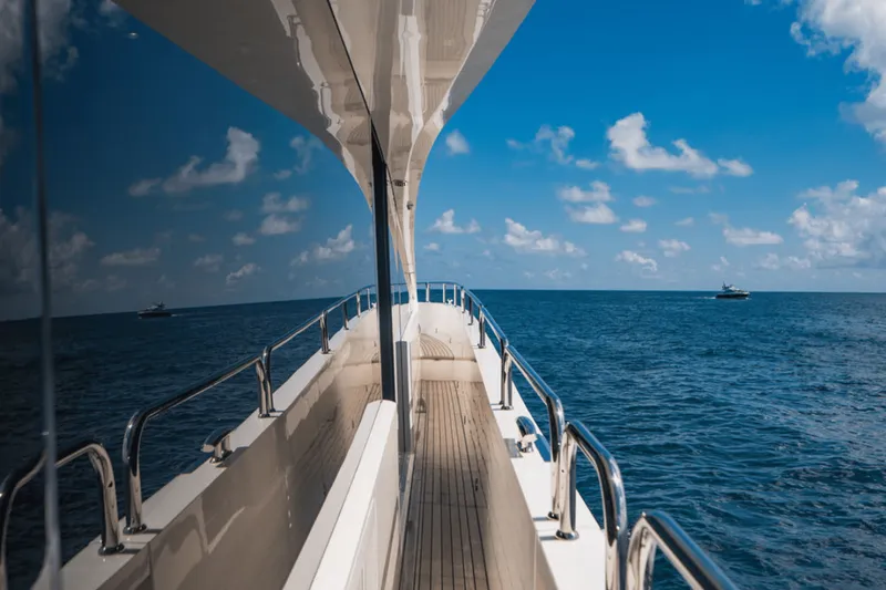 Slide: The Image of Sunseeker 86 2019 - 6