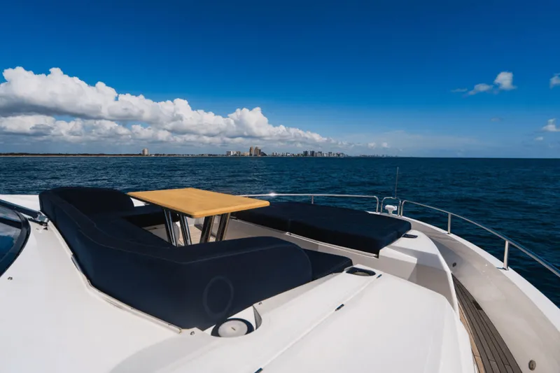 Slide: The Image of Sunseeker 86 2019 - 8