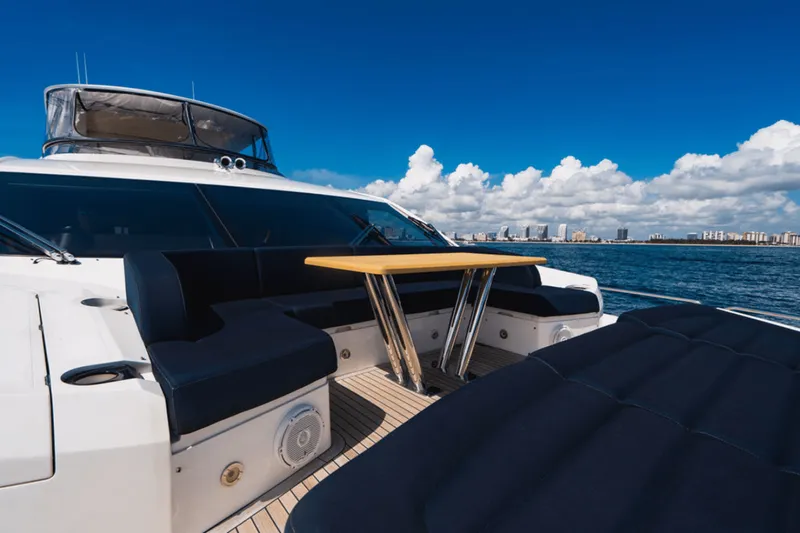 Slide: The Image of Sunseeker 86 2019 - 9