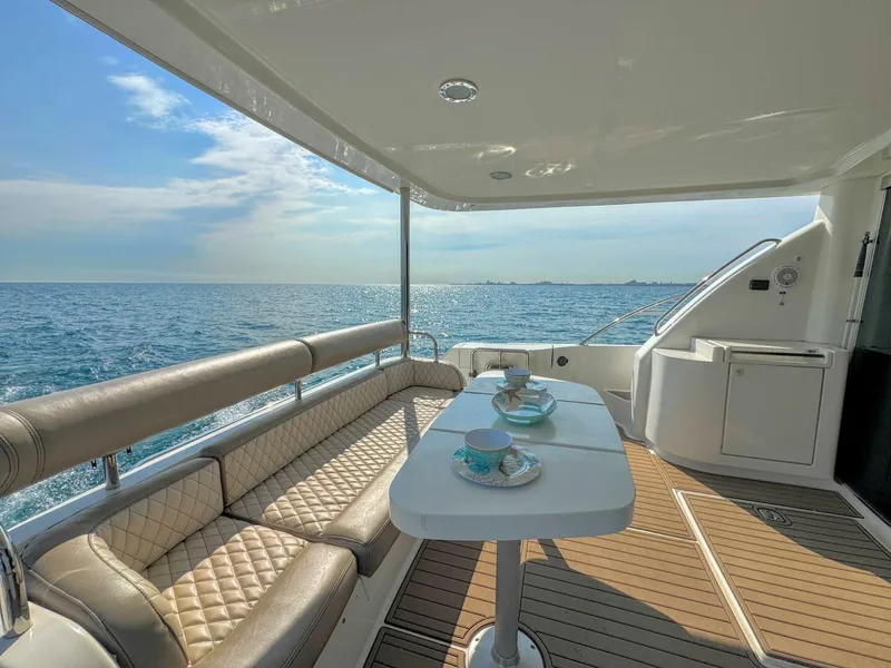 Slide: The Image of Neptunus 62 Flybridge 2005 - 22