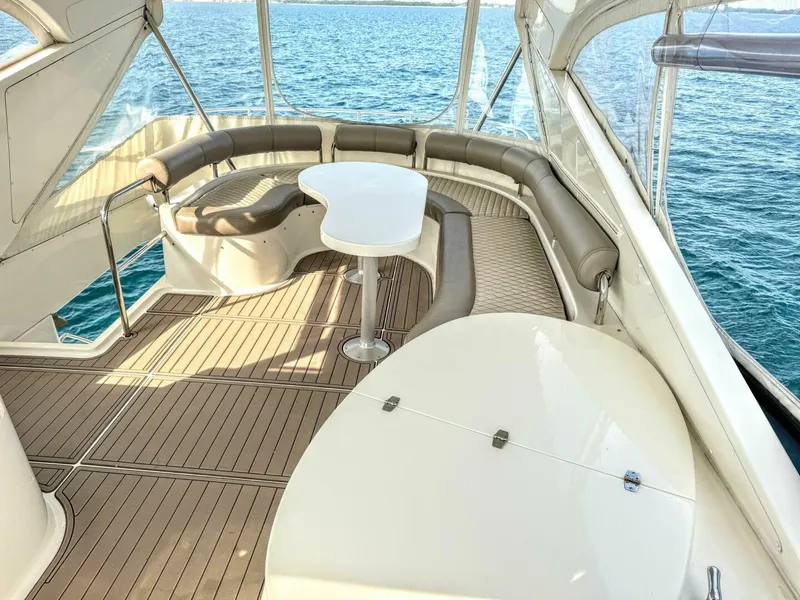 Slide: The Image of Neptunus 62 Flybridge 2005 - 24