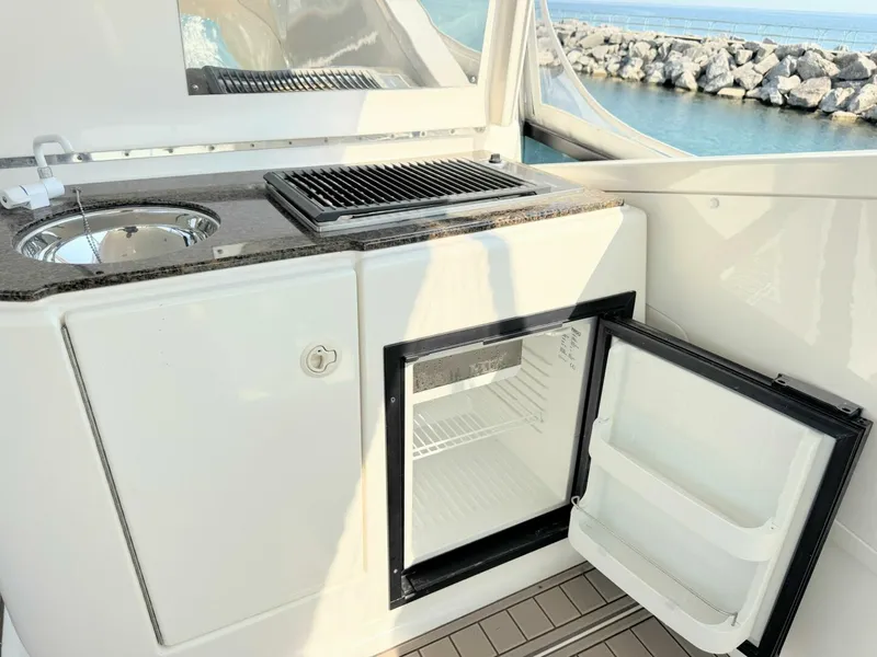 Slide: The Image of Neptunus 62 Flybridge 2005 - 32