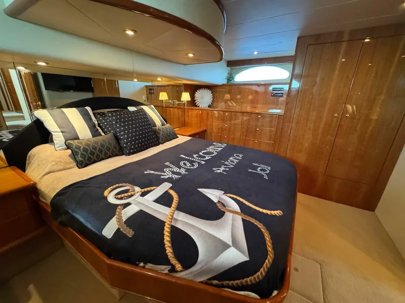 Slide: The Image of Neptunus 62 Flybridge 2005 - 46