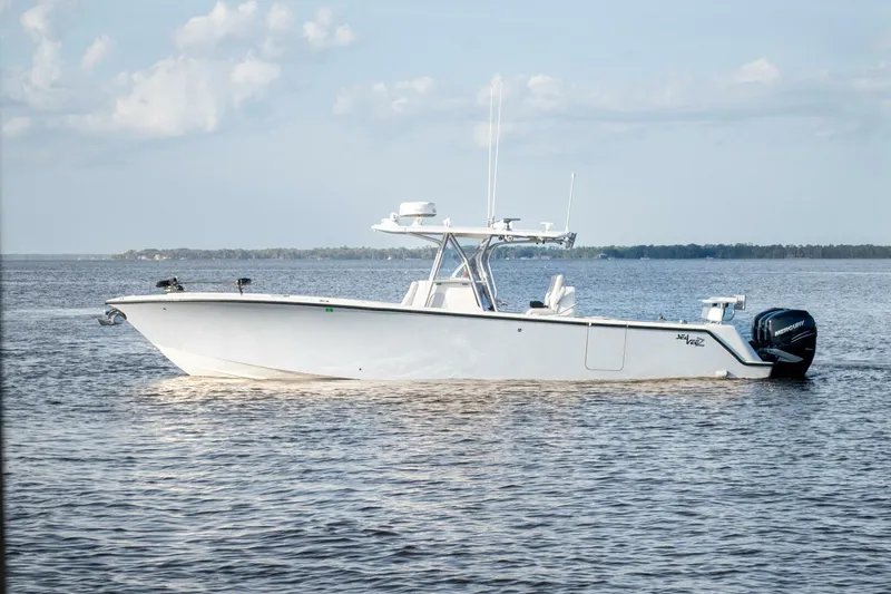The Image of SeaVee 370Z 2021 - 0